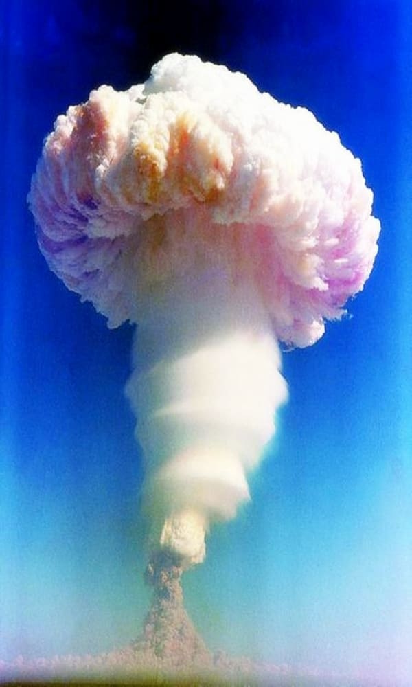 《氢弹》封面图片