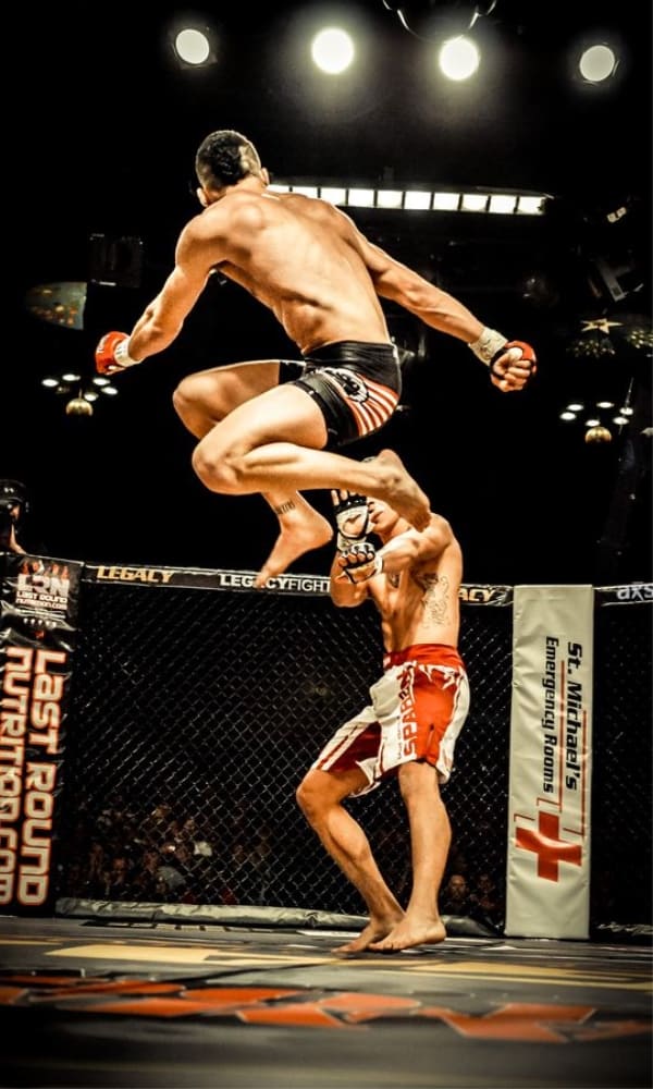 《UFC》封面图片