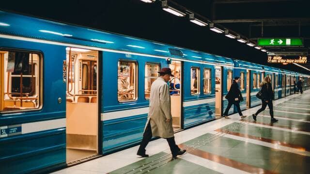 《城市的轨道交通中metro和subway是如何区别的？》封面图片