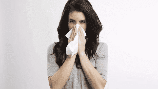 《擤鼻涕可能会导致感冒加剧？》封面图片
